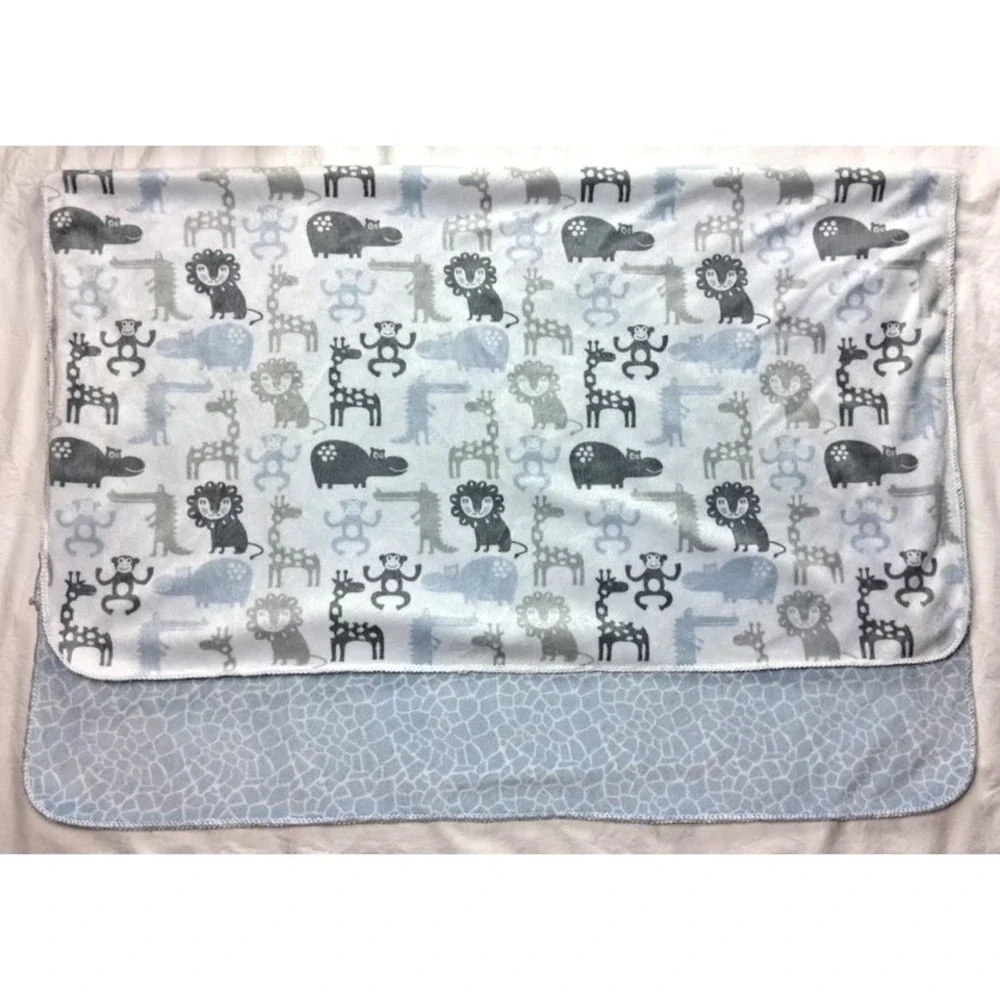 SL Home Fashions Blue Giraffe‎ Print White Jungle Animals Baby Blanket RN 119741